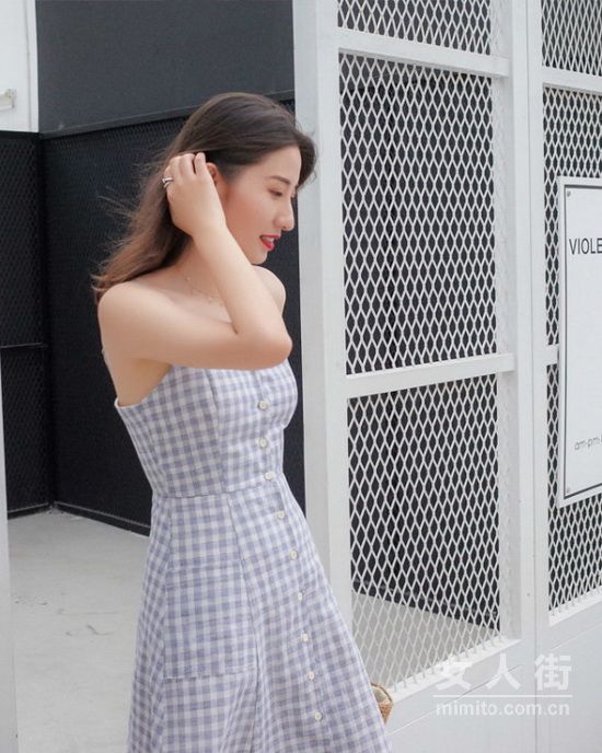 拒绝千篇一律，连衣裙要有点小惊艳