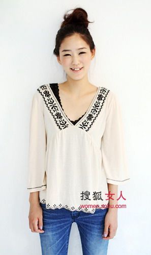 浅色淑女衫